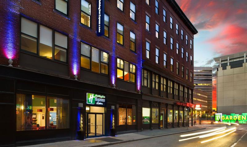 Holiday Inn Express Suites Boston Garden